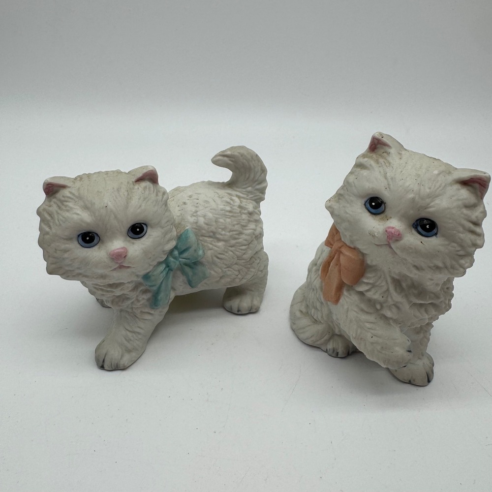 Vtg Homco 1428 Fluffy White Persian Cat Figurine Pair Blue Pink Bows Taiwan 2pc